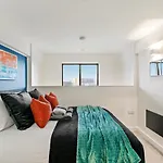 Manchester Skygardens-Beautiful Duplex